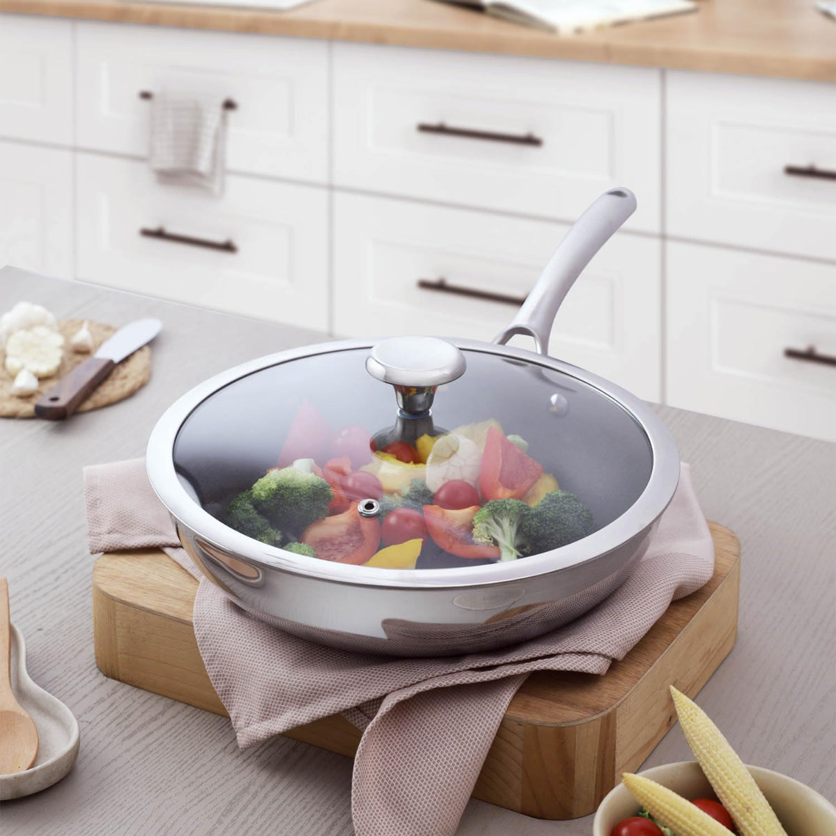 Corelle DuraNano 26cm Wok pan with Lid