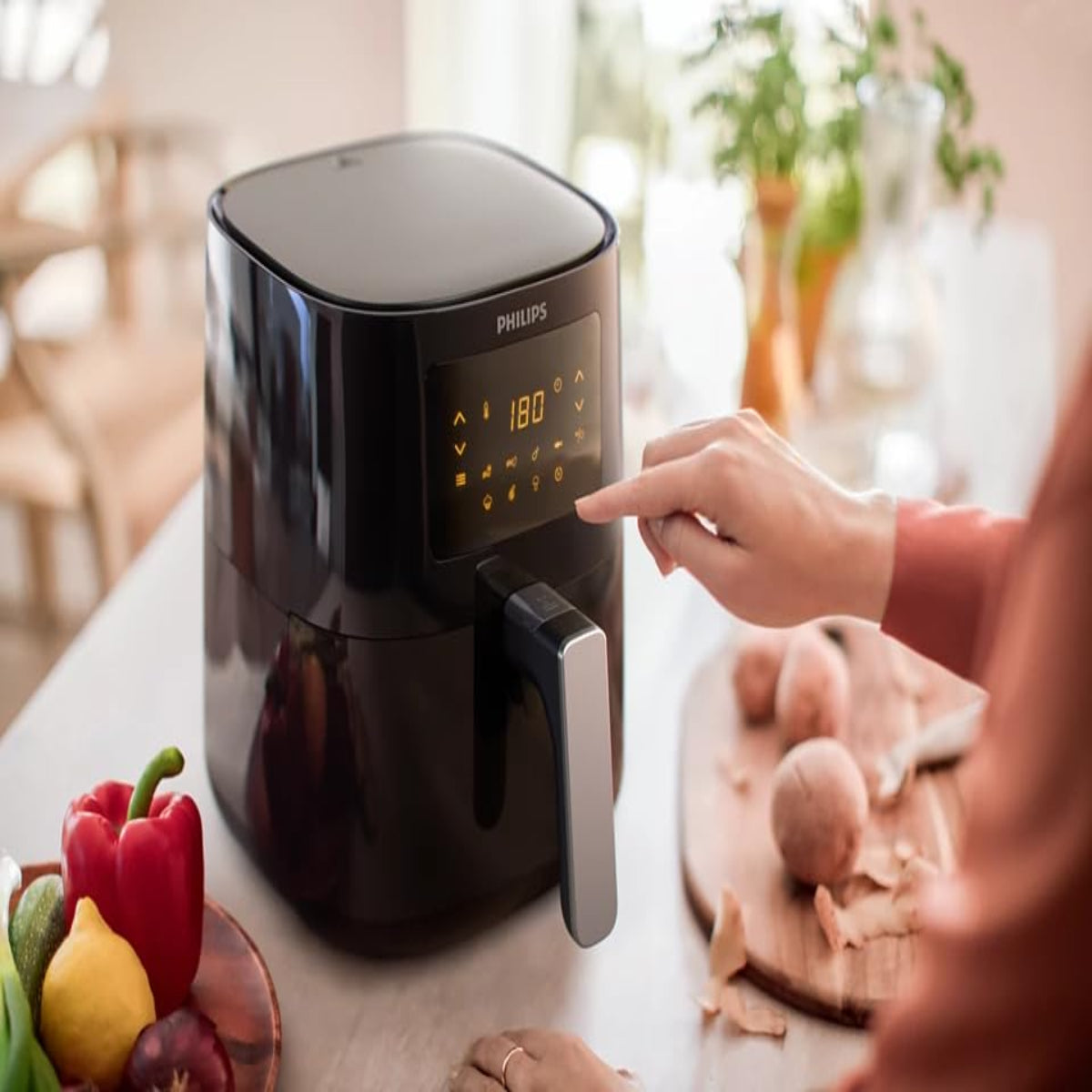 Philips Essential 1400 Watt Air Fryer with Rapid Air Technology, 7 Presets Touch Screen - HD9252/70