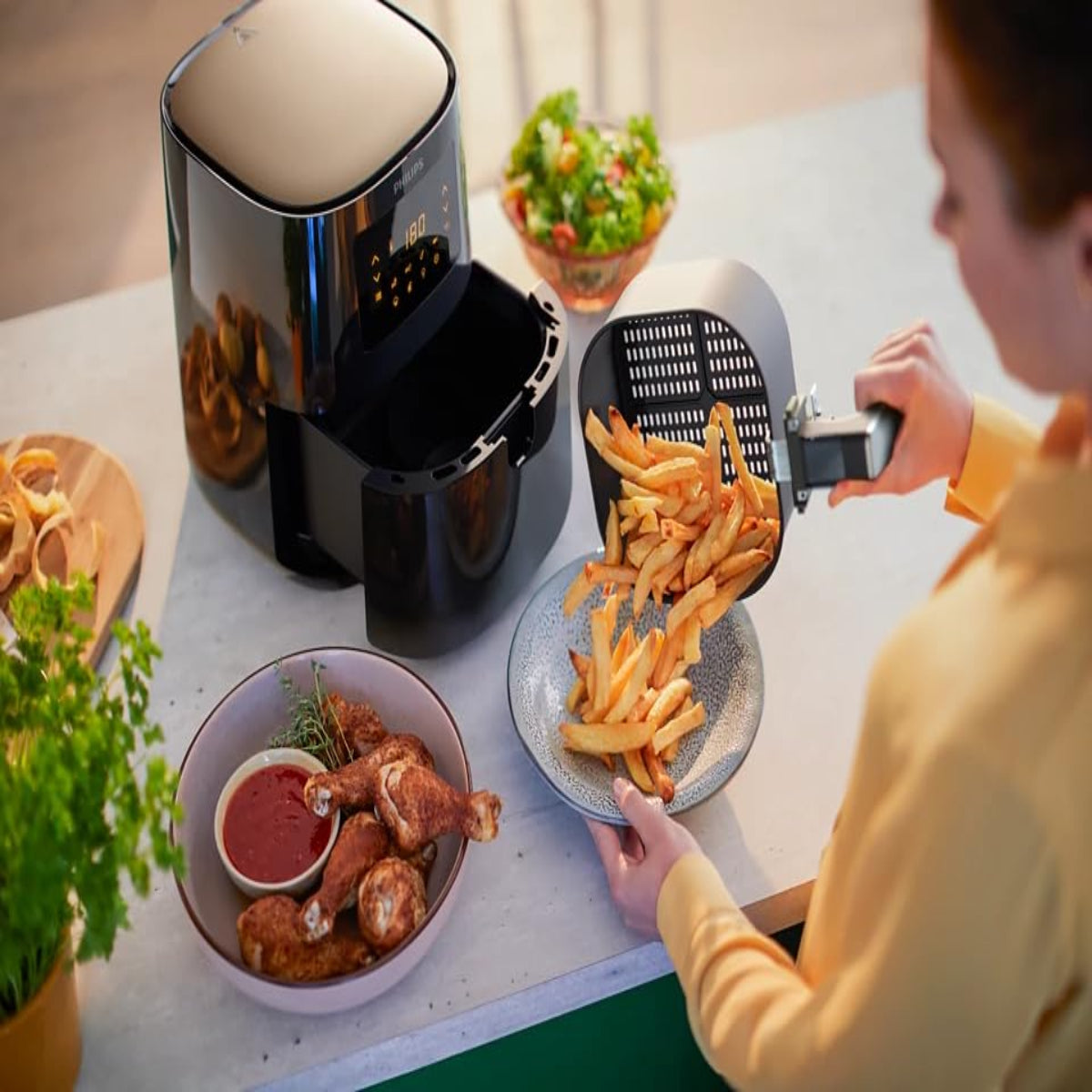 Philips Essential 1400 Watt Air Fryer with Rapid Air Technology, 7 Presets Touch Screen - HD9252/70